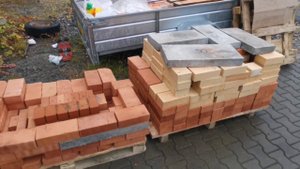 Приехал камин сделай сам КОСВ-2 из Ками центр. Разгружаем и смотрим комплектность в городе.