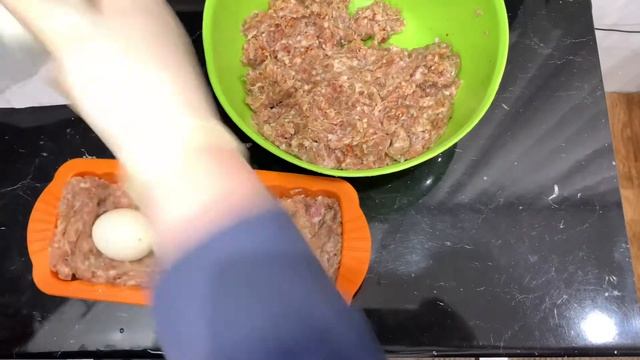 Мясной рулет с яйцом в духовке. Длинный мальчик с яйцом, PIKKPOISS MUNADEGA. смотреть онлайн