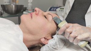 Ультразвуковая чистка лица на аппарате Skin Master Plus в Центре косметологии "Галамед", Москва