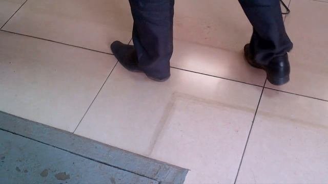 Как отмыть грязные полы на первых этажах в торговых центрах-отмоет Клининг-ПрофиТ