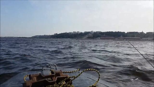 Лодка "ВОРОНЕЖ" испытание волной. смотреть онлайн