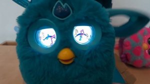 Ферби коннект и его большие цветные глазки. Вики Сара