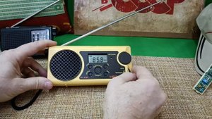 Нейва РП-219F . Обзор . Разборка . Мой музей радиоприемников №115 . Жора Минский .