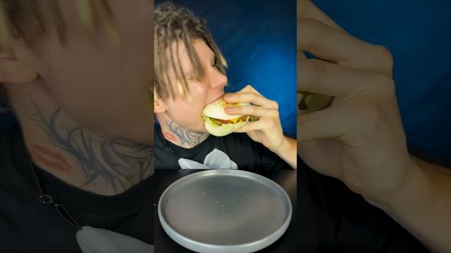 1 or 2 😁 смотреть онлайн