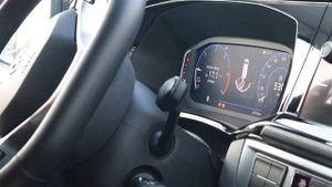 Как  #VW Каравелла Т6.1 сама управляет прицепом