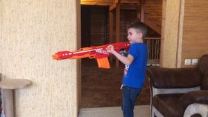 Nerf Game Aliens abduct dad Нерф Игра Инопланетяне похитили папу Богдан пытается спасти