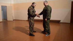 Освобождение от захвата руки