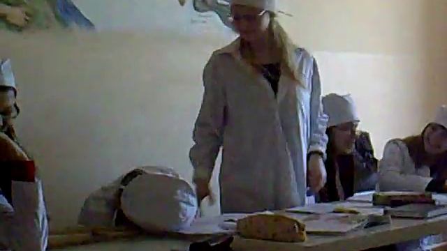 Халат можно даже из рубашки сделать, лишь бы препод не спалил) смотреть онлайн