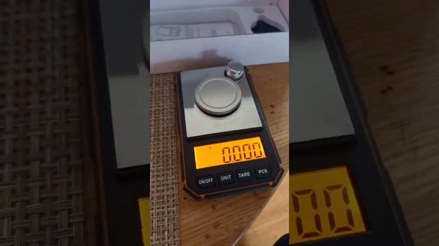 New 0.001g scales смотреть онлайн