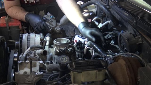 1999 Chevrolet Tahoe Fuel Pressure Regulator Replacement смотреть онлайн