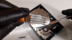 ЧТО НАХОДИТСЯ ВНУТРИ ЖЁСТКОГО ДИСКА ?! Разбираем WD Blue 1TB и Seagate Barakuda 500GB !!!