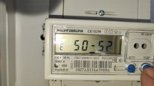 Как снять показания с Энергомера СЕ102М