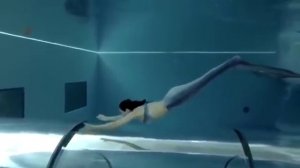 НАСТОЯЩАЯ Русалка!...живёт в басейне!