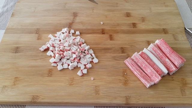 Лёгкий салат с крабовыми палочками и пекинской капустой. смотреть онлайн