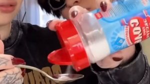 Виолетта Малышенко и Даша Каплан пытаются приготовить Блины  Смешные моменты