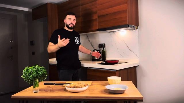 Куриные крылья. Самый вкусный рецепт крыльев. Куриные крылья на сковородке.
