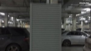 Роллетный шкаф с металлическими полками