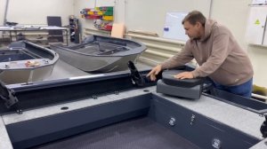 Дизайнерская наклейка на вашу лодку Спайдер. Обзор лодки и дополнительной опции. Кемерово.