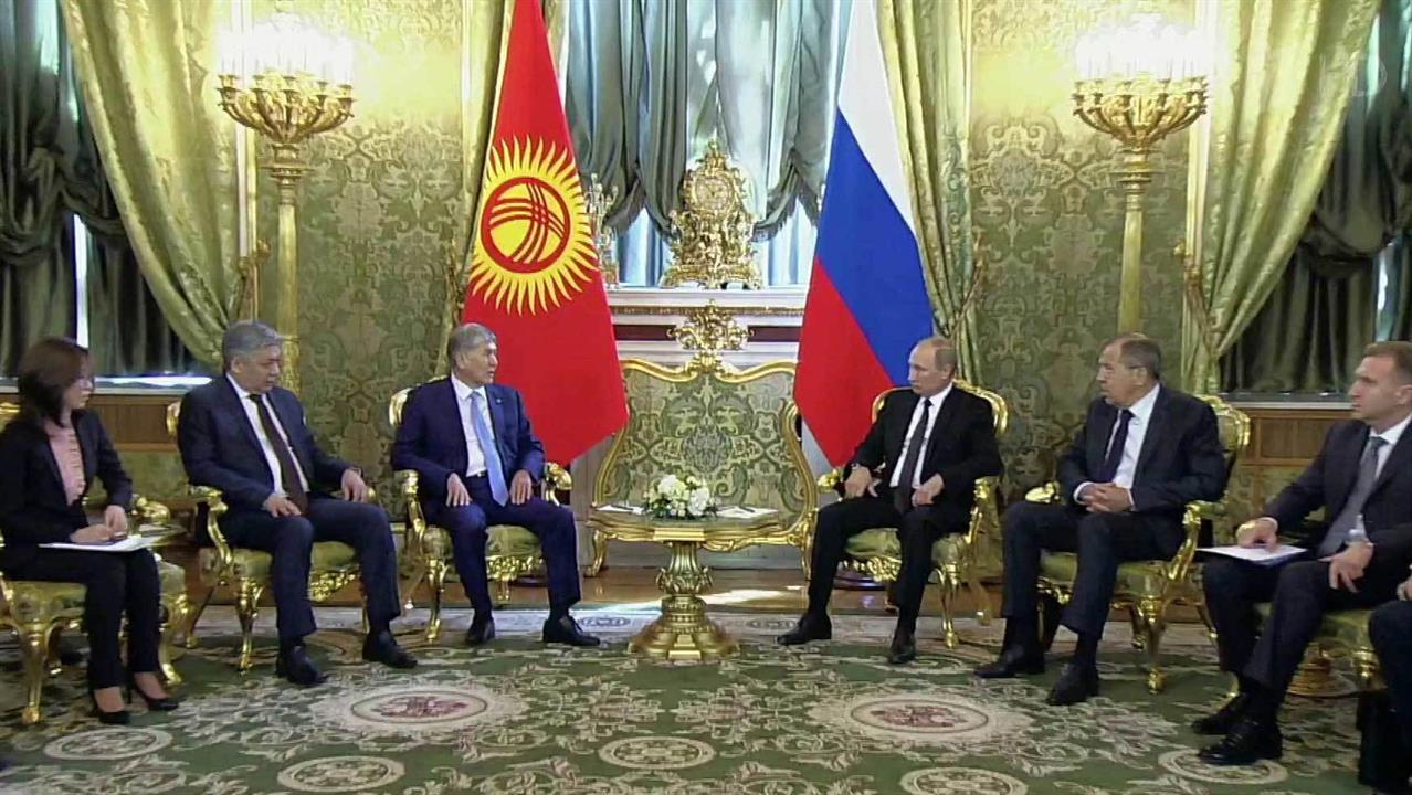 В Кремле проходят переговоры президентов России и Киргизии Владимира Путина и Алмазбека Атамбаева