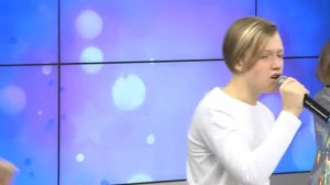 Солисты детского музыкального центра «Волшебный микрофон» исполнили номер «Паруса»