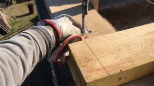 Мауэрлат и балку перекрытия креплю одной шпилькой. Зэр гут.