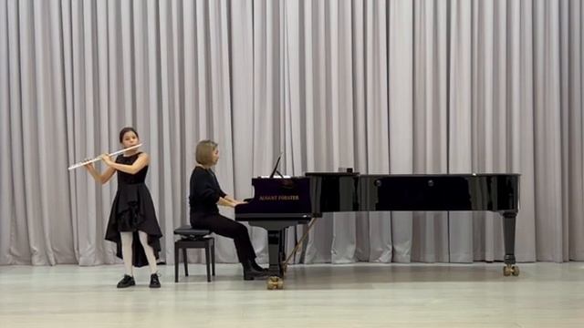 Хусаинова Риана, флейта  (средняя группа) ДМШ# 5 им. М. Тулебаева