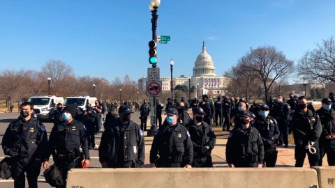 Импичмент и тысячи бойцов Нацгвардии: как в Вашингтоне готовятся к инаугурации Байдена