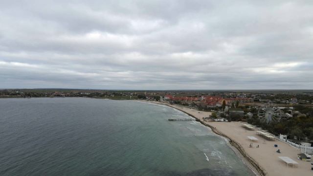 Крым Черноморское - завораживающая аэросъёмка. Узкая бухта и ее окрестности в 4к