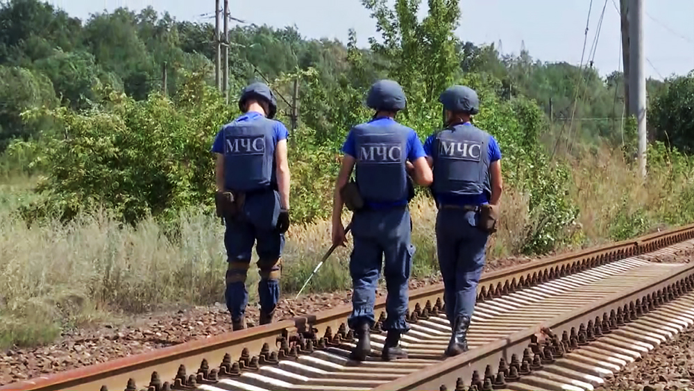 Минобороны показало ювелирную работу саперов на Украине / События на ТВЦ