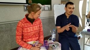 Боится щекотки. Страх щекотки. Почему?