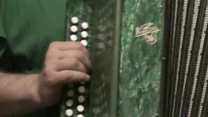 АЗЫ игры на гармошке - Карапет.MPG