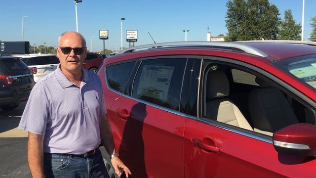 2.0L Ecoboost Engine on the 2017 Ford Escape Titanium смотреть онлайн