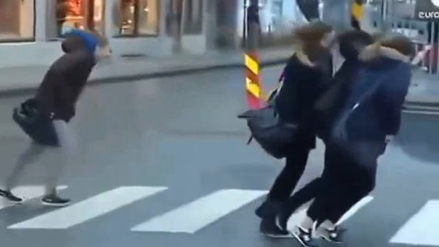 СИЛЬНЫЙ ВЕТЕР.. САМЫЙ СИЛЬНЫЙ ВЕТЕР. ОЧЕНЬ СИЛЬНЫЙ ВЕТЕР.