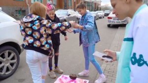 ВЫЖИВАЕМ в НАРУЧНИКАХ 24 ЧАСА! Челлендж / РАЗРИСОВАЛИ ТАЧКУ