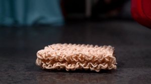 Раздавили героев Амонг Ас, айфон, колу, чипсы каблуками!