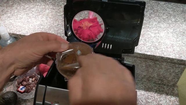 Как в Америке готовят кофе. Кофеварка со встроенной кофемолкой! смотреть онлайн