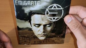 Обзор оформления CD альбома Emigrate - Emigrate