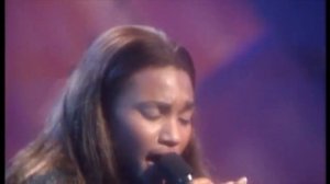 Ardis - Shotgun (live performance)
