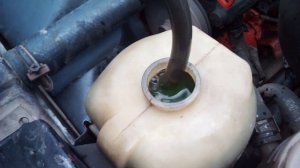 Бульки в расширительном бачке.