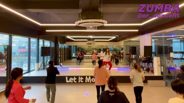 Mole / IZA / ZUMBA / Mole zumba / ZUMBACHOREO смотреть онлайн