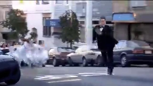 Надо убегать... смотреть онлайн