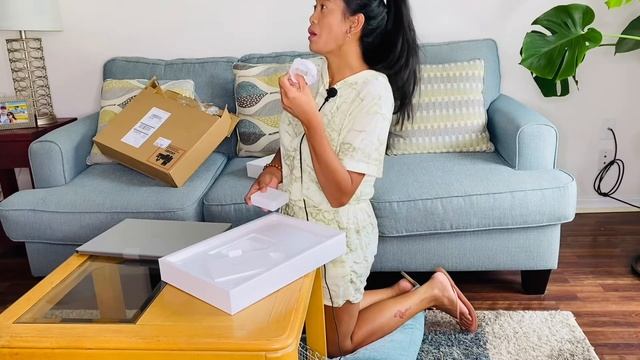 UNBOXING MY NEW MACBOOK PRO 16 INCH | Jella & Bill смотреть онлайн