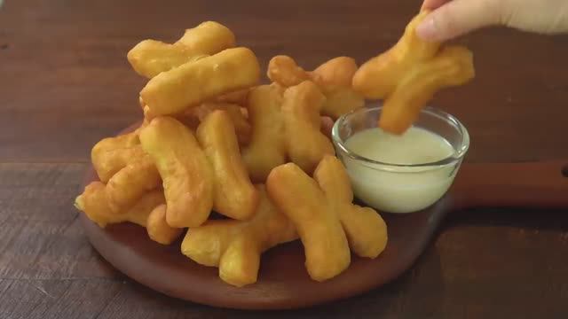 Мягкий и хрустящий рецепт тайских уличных пончиков (Патонго)