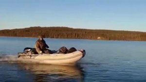 Лодка GLADIATOR 370 Al под мотором Hidea 9.9