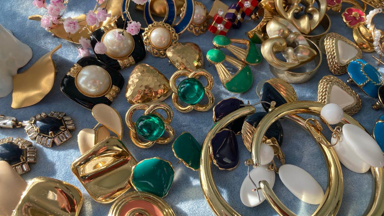 101. Распаковка лота с винтажными серьгами: Anne Klein, Trifari, Avon, Napier и другие смотреть онлайн