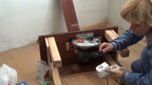 Малогабаритный распиловочный стол для циркулярной пилы.