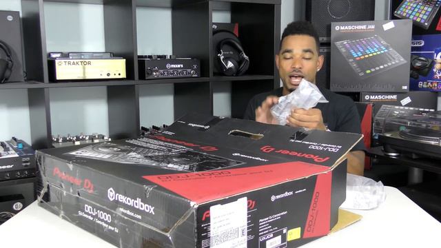 Pioneer DJ DDJ-1000 Rekordbox Flagship Controller Unboxing Video смотреть онлайн