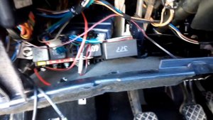 Подключение регистратора к блоку предохраниьелей на Golf 4