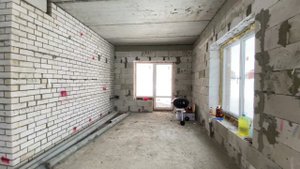 Суромна
