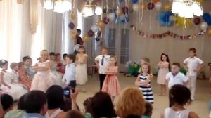 танец "Мы танцевать хотим" на выпускном в детском саду